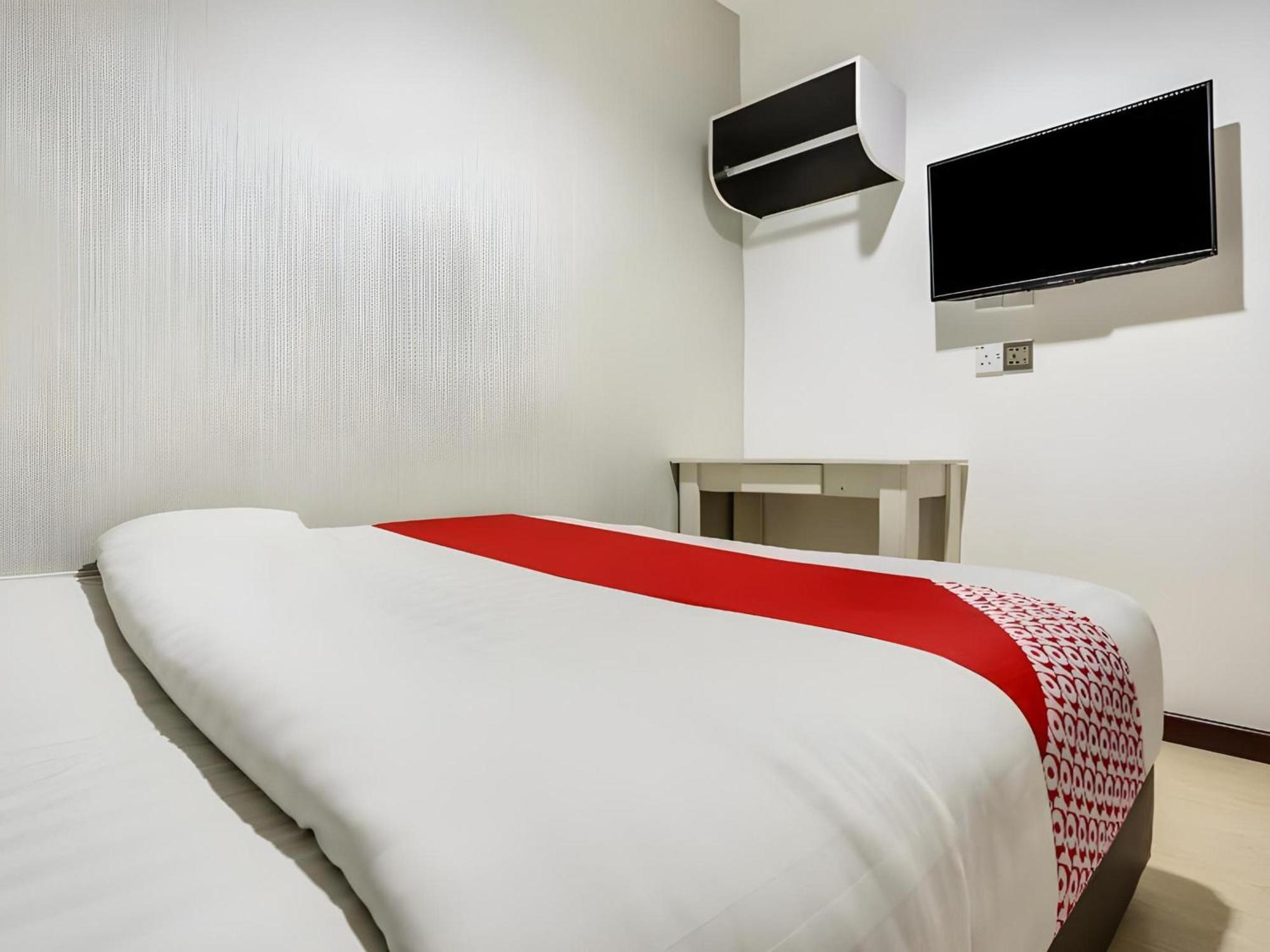 Hotel Oyo 89583 Grove 2*