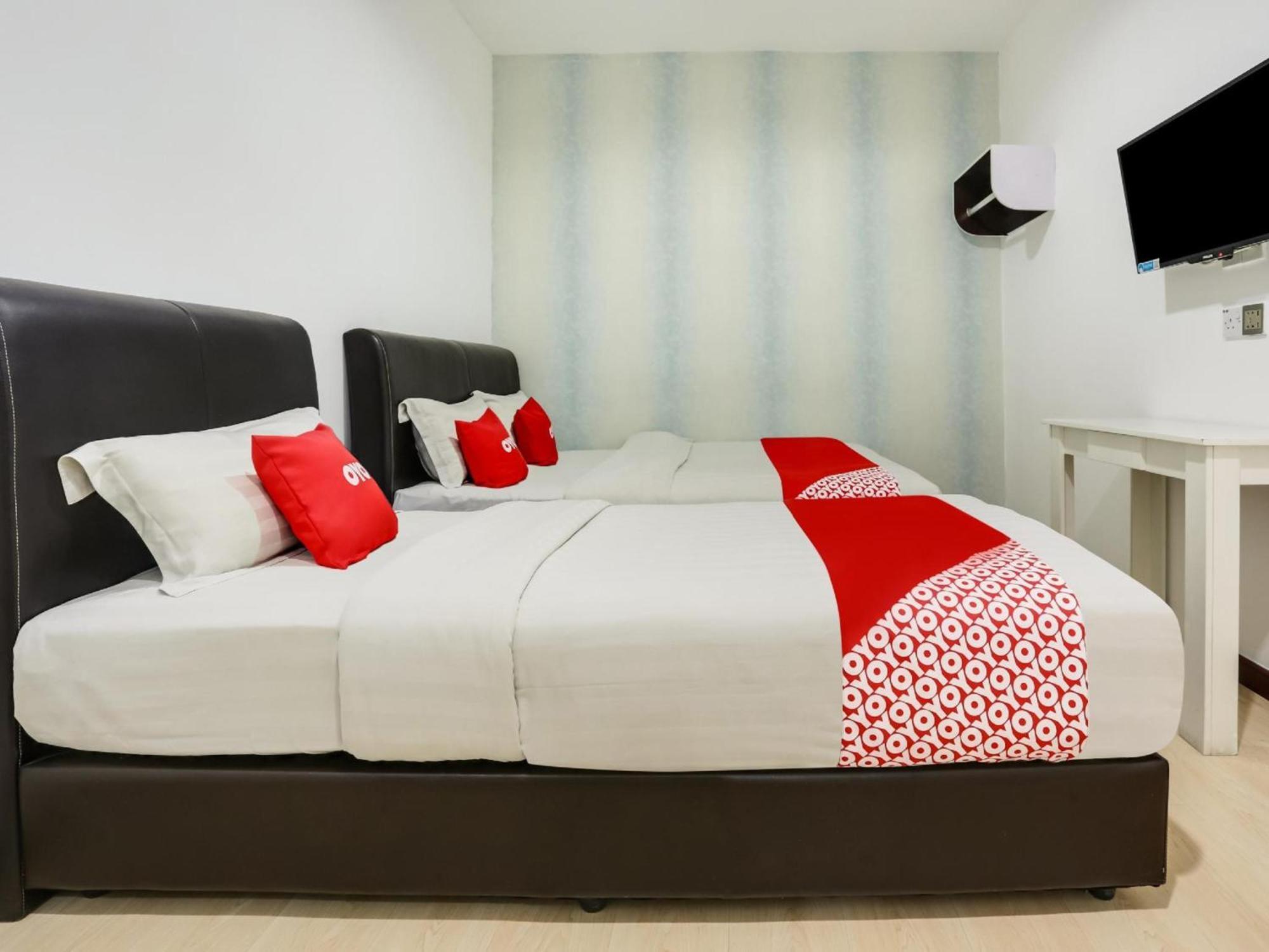 Oyo 89583 Grove Hotel 2*